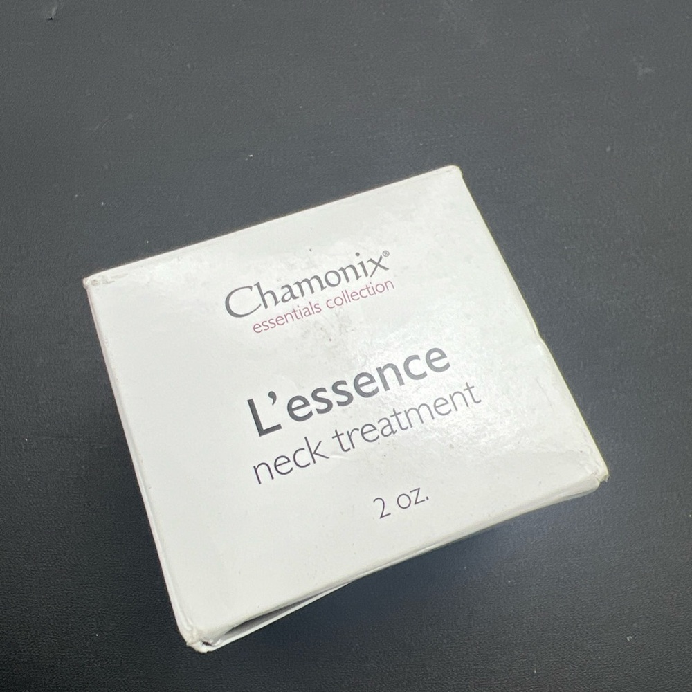 Chamonix L'essence Neck Treatment